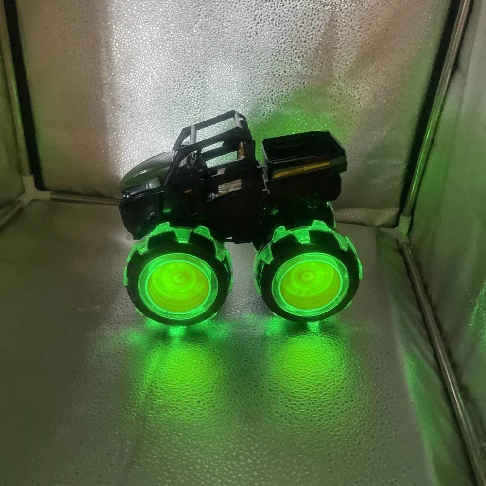 RSX Buggy‎ Green 4x4 Monster Light Up Wheels 8